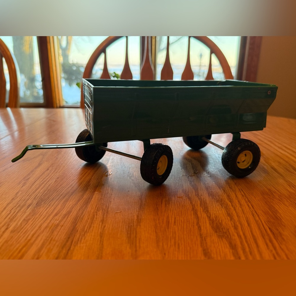 Vintage Plastic ERTL John Deere Farm Wagon